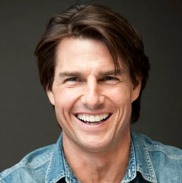 TOM CRUISE